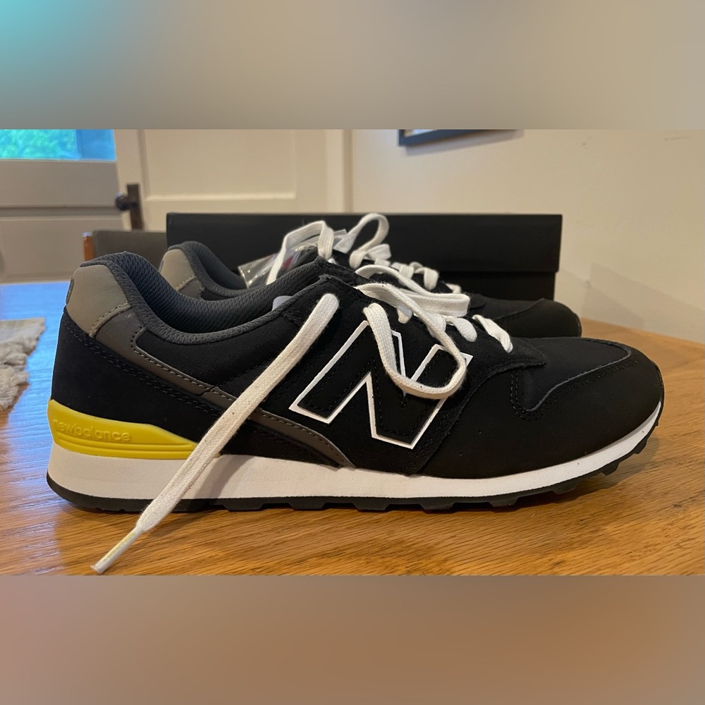Brand new FIGS New Balance 996 woman’s